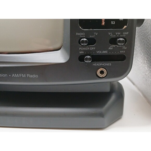 Vintage GPX Portable 5 Inch B/W CRT Retro Gaming TV & AM/FM Radio Works Great - Picture 9 of 16